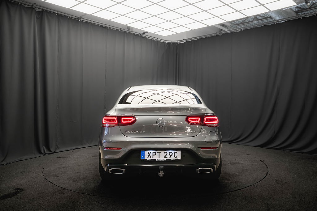 Mercedes-Benz GLC 300 e Coupé 4M AMG PANO DESIGNO BUR DRAG 360° HUD MOMS