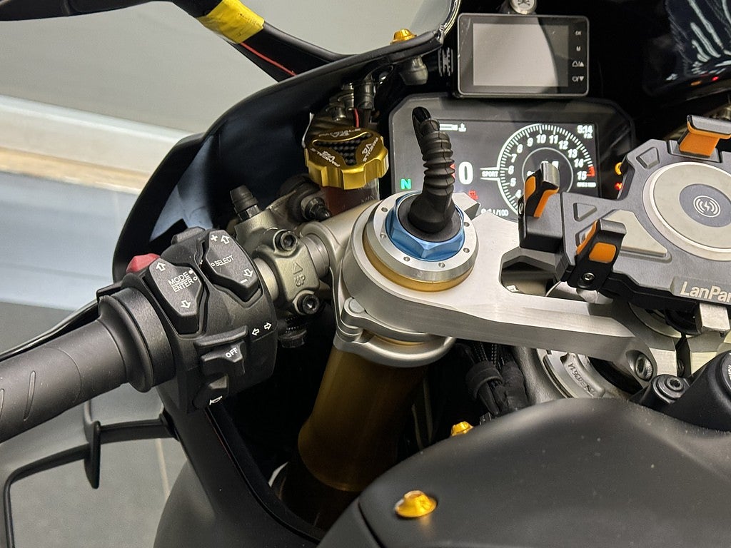 Ducati Panigale V4S DQS | Ventiljusterad | Kamera | Öhlins | Nytt däck