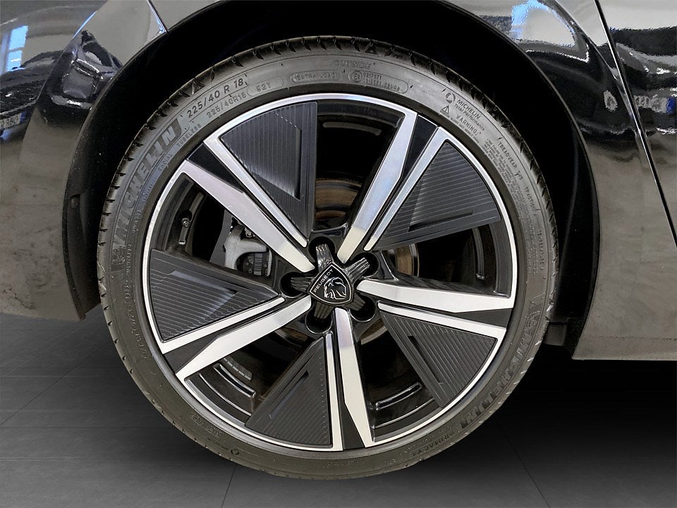 Bild på Peugeot 308 5D GT 1.2 PT 130hk Aut - INK. TRYGGHETSPAKET