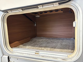 Husbil-halvintegrerad Kabe ROYAL 880 LT 12 av 33