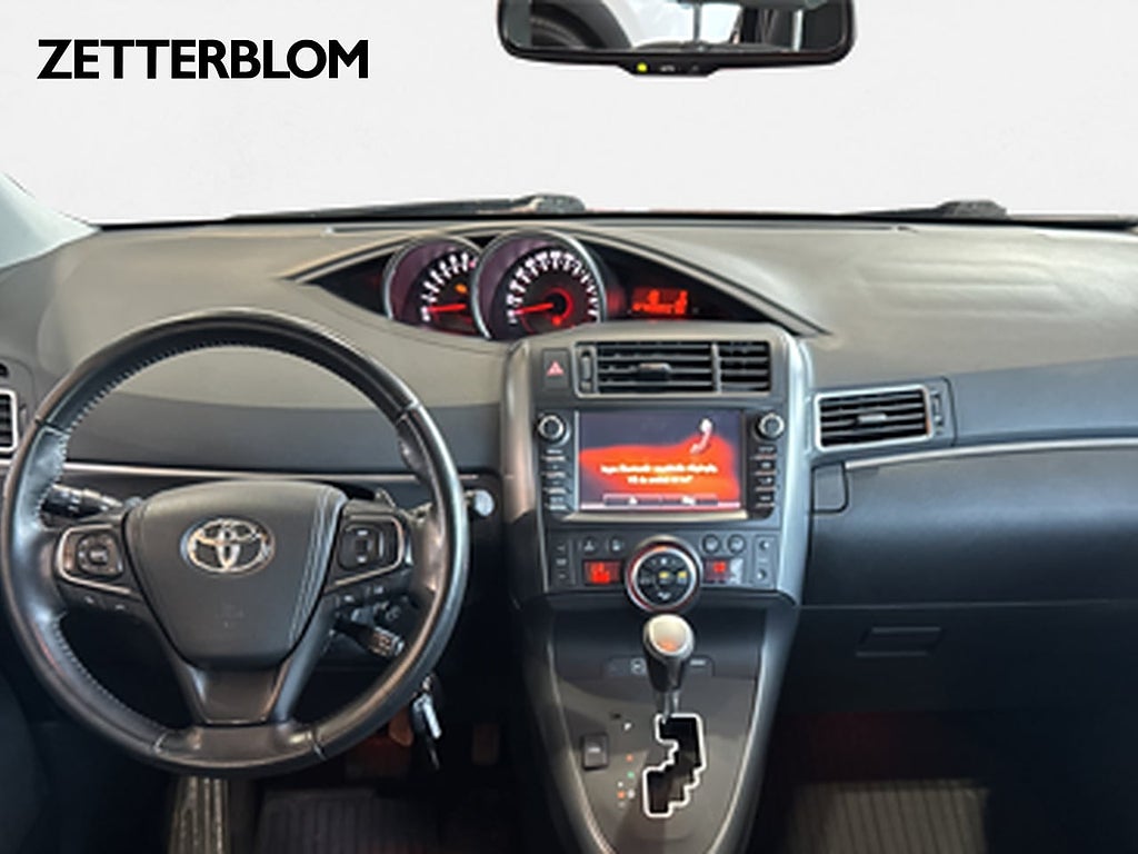 Kombi Toyota Verso 10 av 16