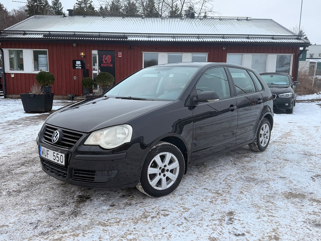 Volkswagen Polo 5-dörrar 1.4 Trendline Svensk såld Ny servad 