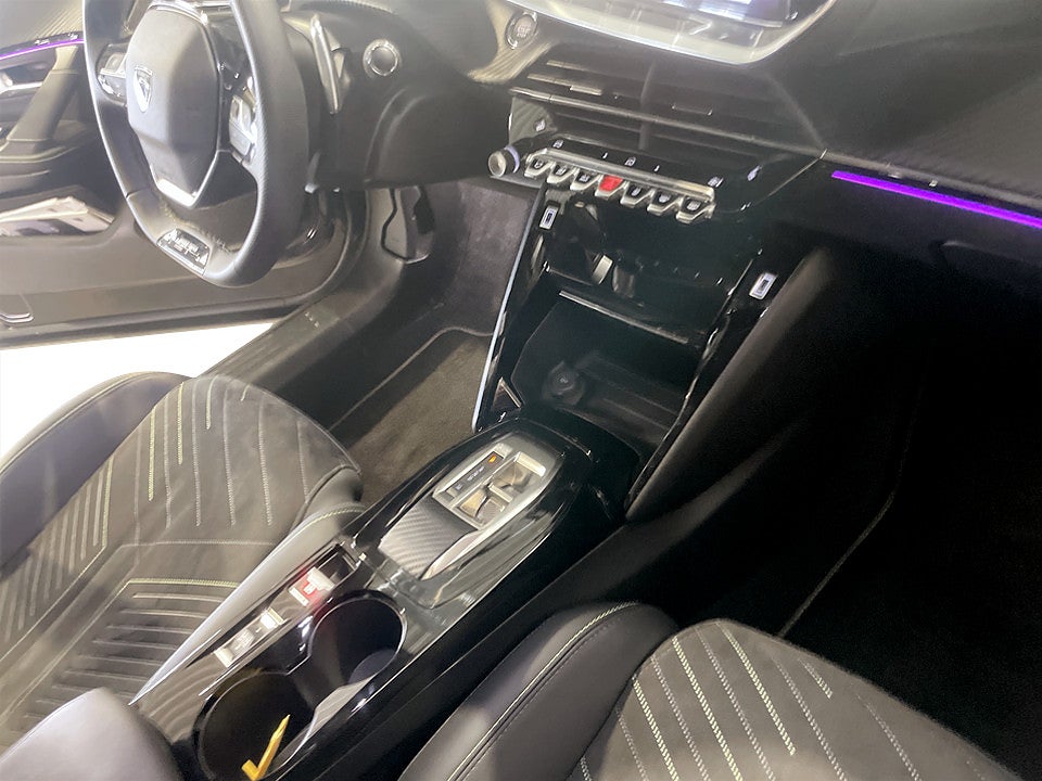 Bild på Peugeot 2008 GT 1.2 PT 130hk Aut B-KAMERA CARPLAY
