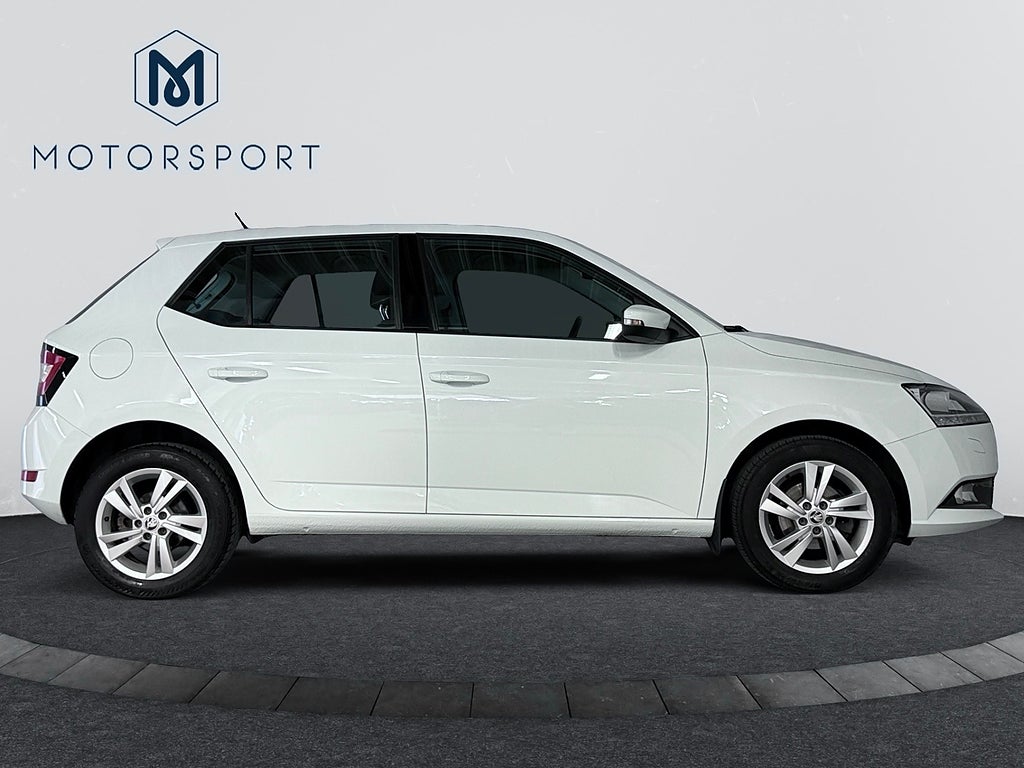 Skoda Fabia 1.0 TSI Dragkrok Carplay Sensorer Farthållare bild 6