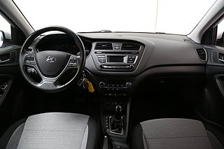Halvkombi Hyundai i20 10 av 23