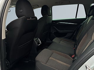 Skoda Octavia Scout 2.0 TDI MOMS/Rattvärme/Backkamera/Adaptiv Fart/Drag/SoV – bild 12