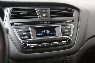 Halvkombi Hyundai i20 17 av 20