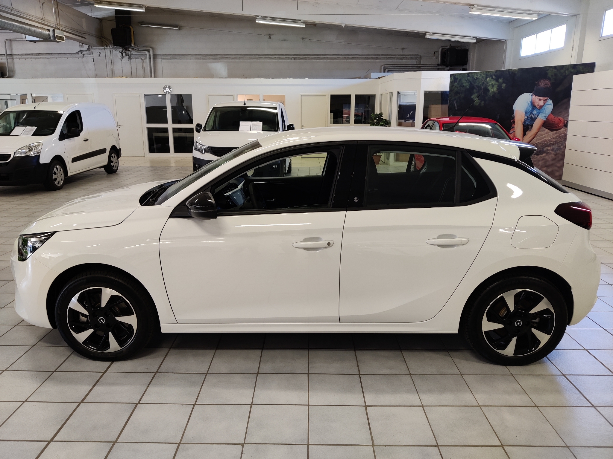 Opel Corsa-e E Design & Tech 50KWh 2023, bild 7/37