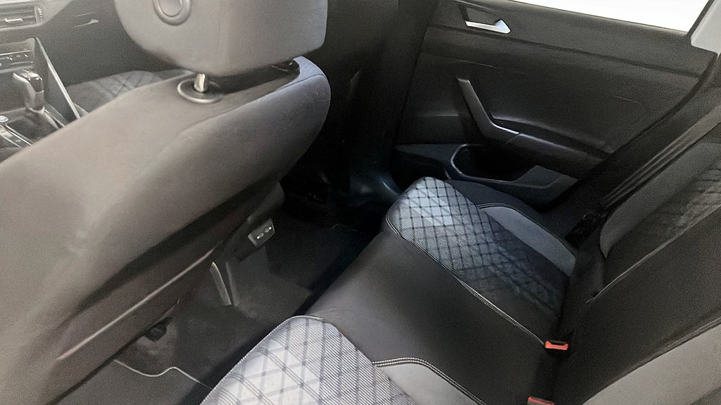 Volkswagen Taigo 1.5 TSI 150HK DSG R-Line / 2-zon clima & Keyless