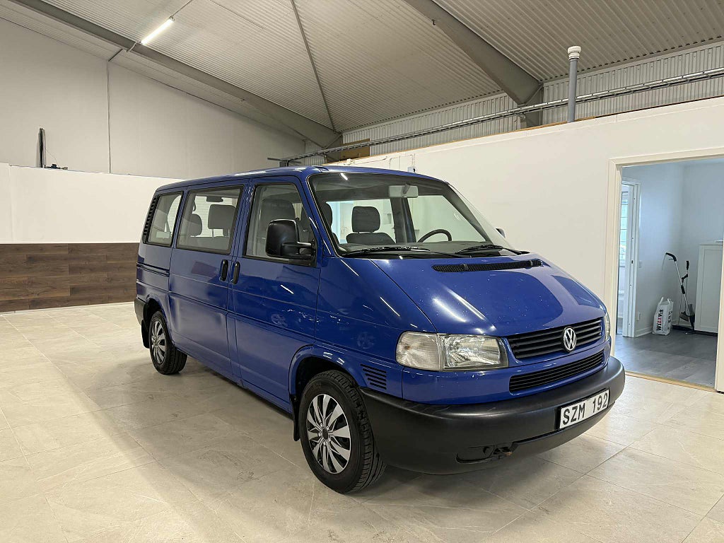 Volkswagen Caravelle 2.5 / 9 Sits / Dragkrok / 2 Ägare