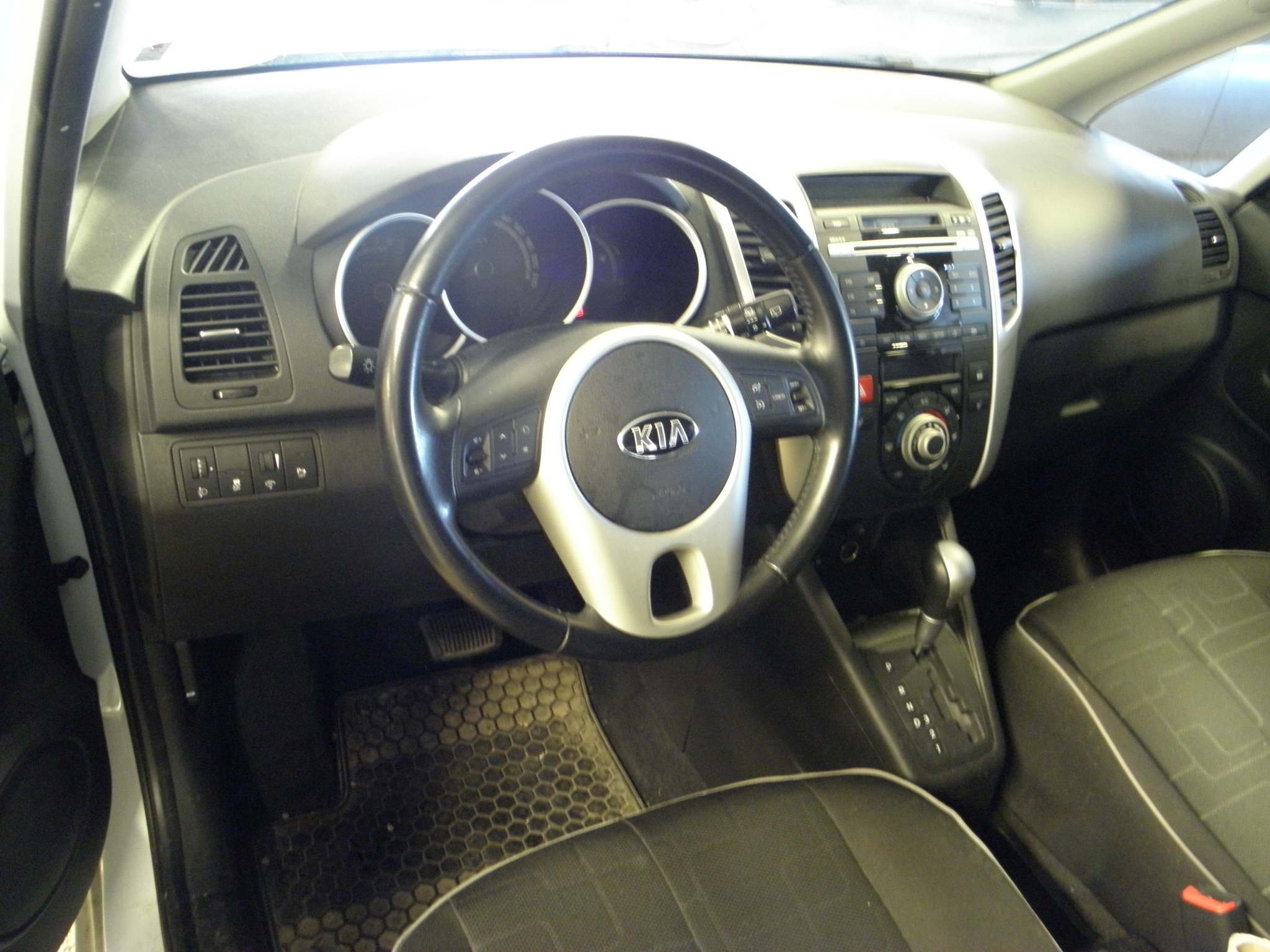 Kia Venga 1.6 CVVT Automat 125hk 2014, bild 5/33