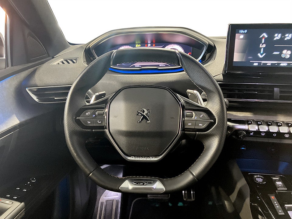 Bild på Peugeot 3008 GT 1.2 PT 130hk B-KAMERA CARPLAY