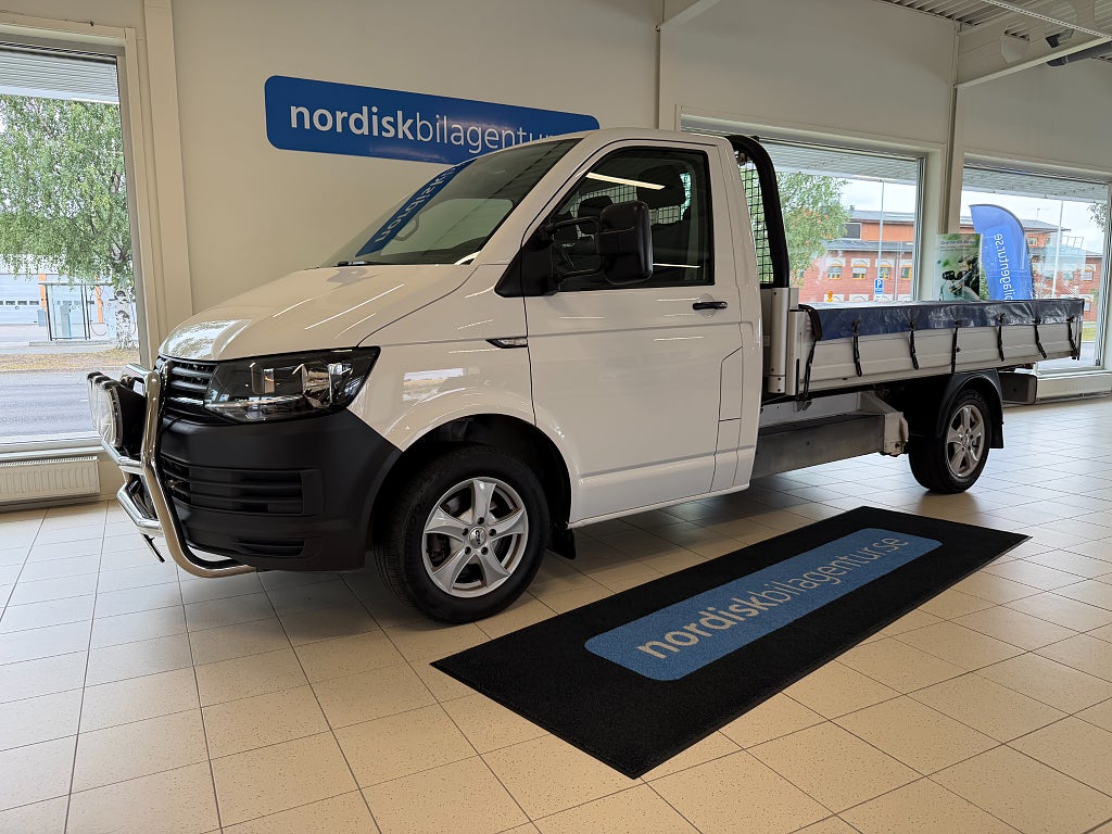 Volkswagen Transporter Chassi Cab 2.0TDi Flak *Momsad Norrbottensbil* 8100mil*