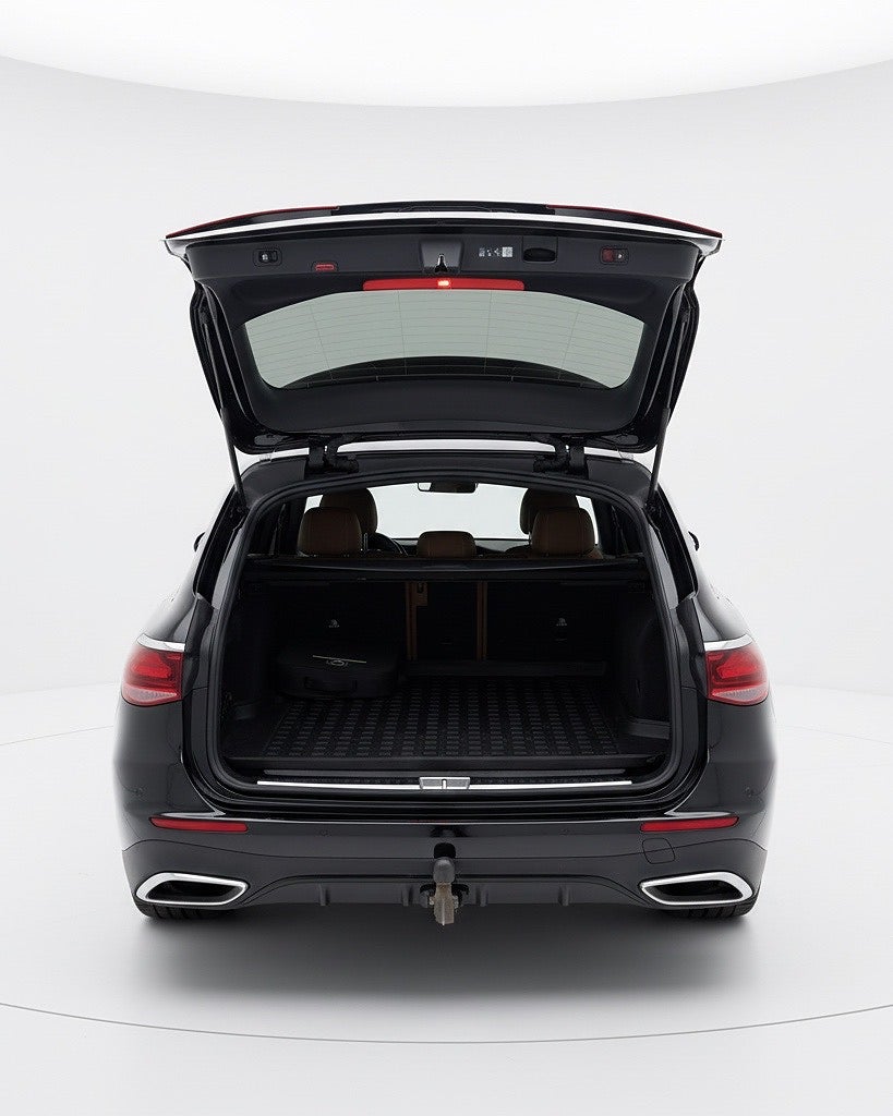 Mercedes-Benz E 300 e Kombi / AMG Line Premium / Panorama