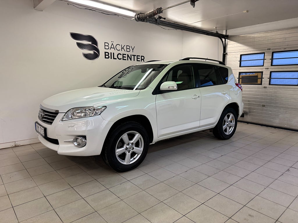 Toyota RAV4 2.0 VVT-i 4x4 Multidrive S/Drag/M-Värmare/Navi/Kamera 