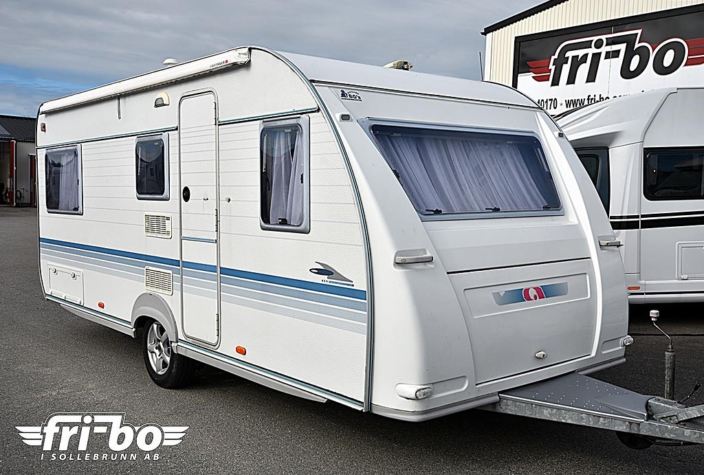 Adria 512 UL Adora, Långbäddar