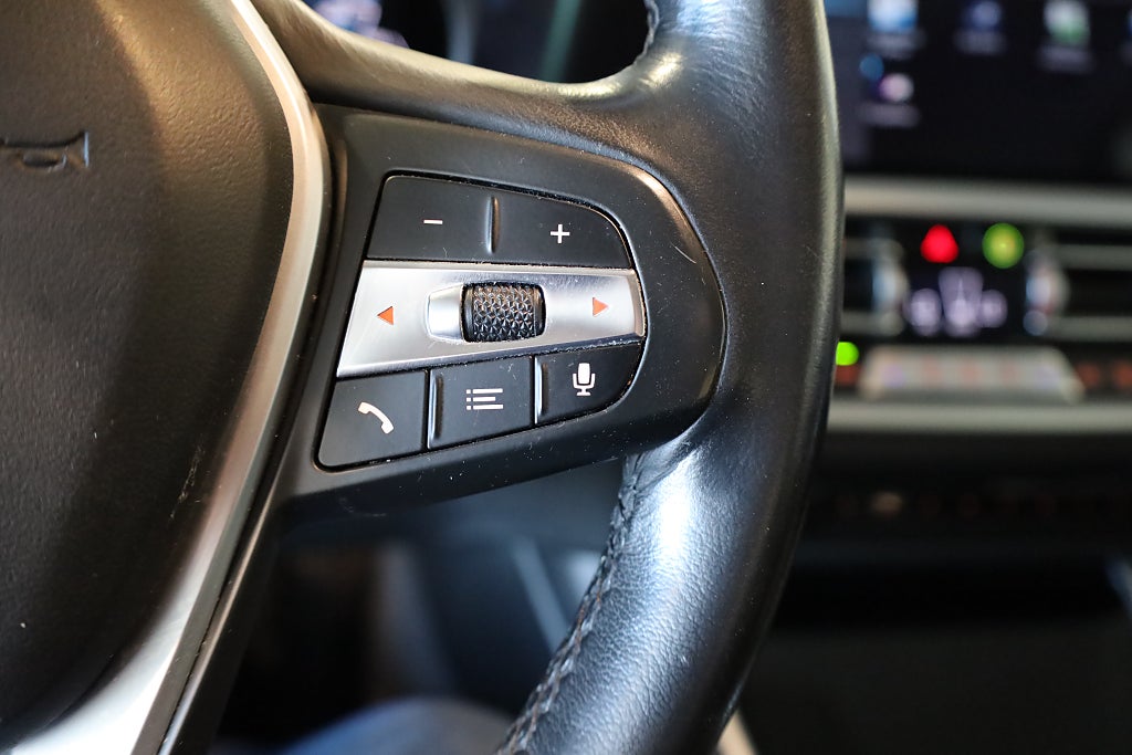 BMW 330e Sedan Steptronic Sport line H&K Navi Läder CarPlay