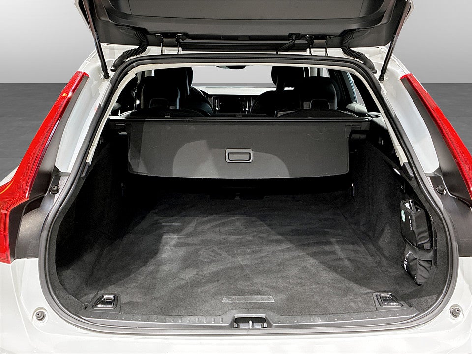 Bild på Volvo V90 Business D3 150hk DRAG BACKSENSORER NAVI