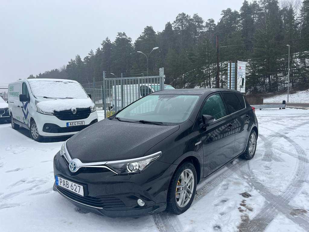 Toyota Auris Hybrid e-CVT 136hk AUT Backkamera Navi Nyservad