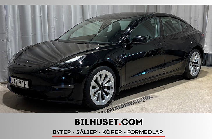 Tesla Model 3 Long Range AWD 440HK Pano Moms Nybilsgaranti