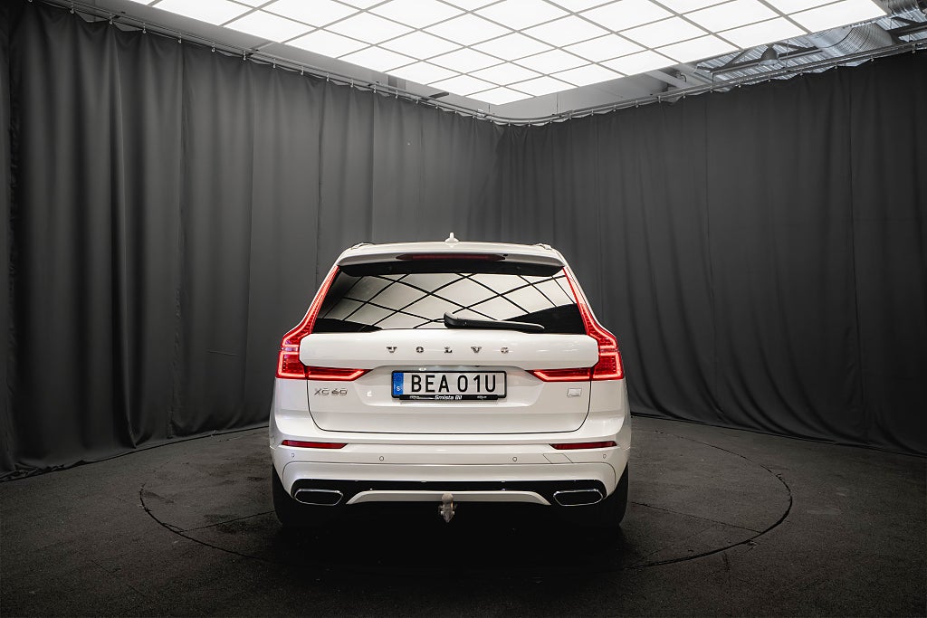 Volvo XC60 Recharge T6 AWD R-Design B&W PANO DRAG 21' PÄRLEMO MOMS