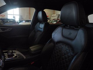 SUV Audi Q7 15 av 26