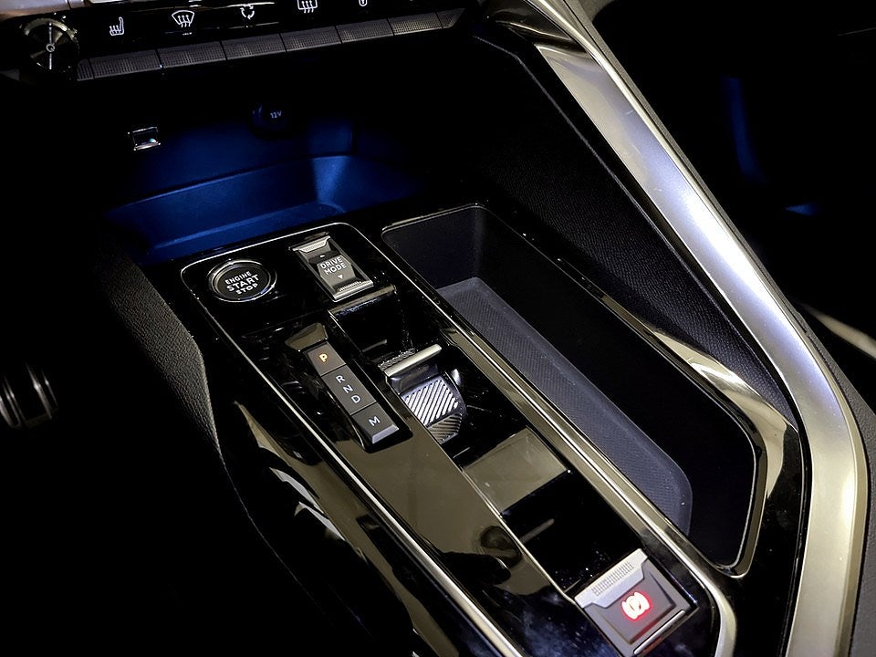 Bild på Peugeot 3008 GT 1.2 PT 130hk Aut - B-KAMERA,CARPLAY,NAVI