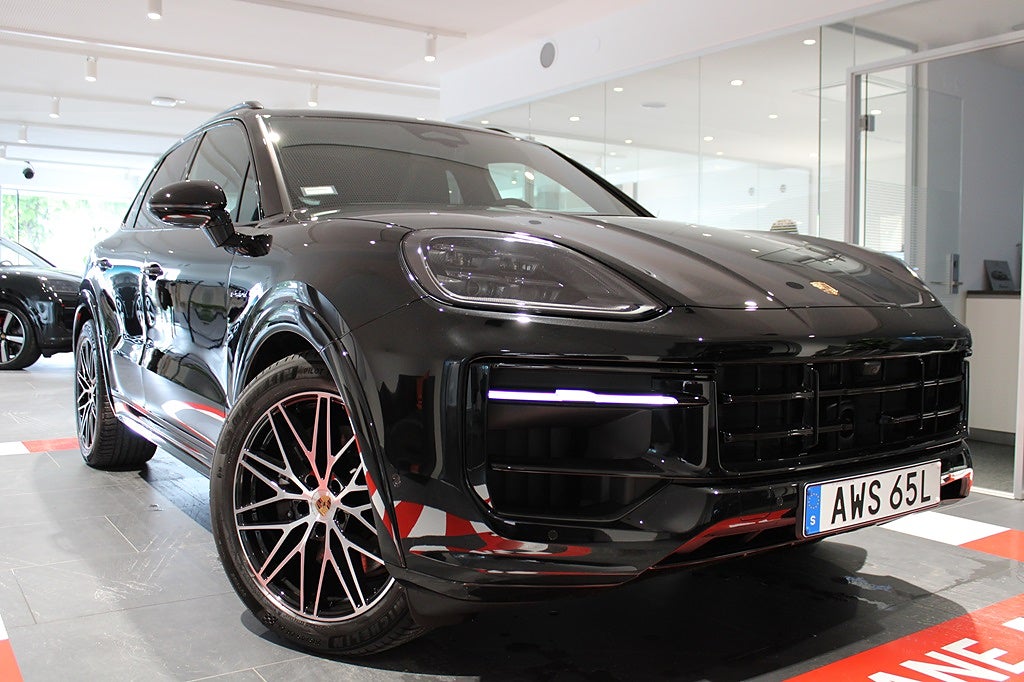 Porsche Cayenne E-Hybrid Black Edition