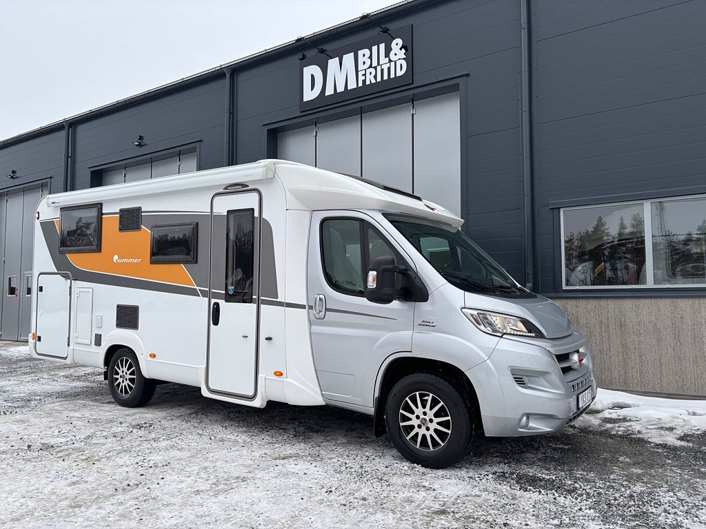 Bürstner Nexxo T 690 G  Långbädd /Automat / 150HK / Solcell / Golvvärme