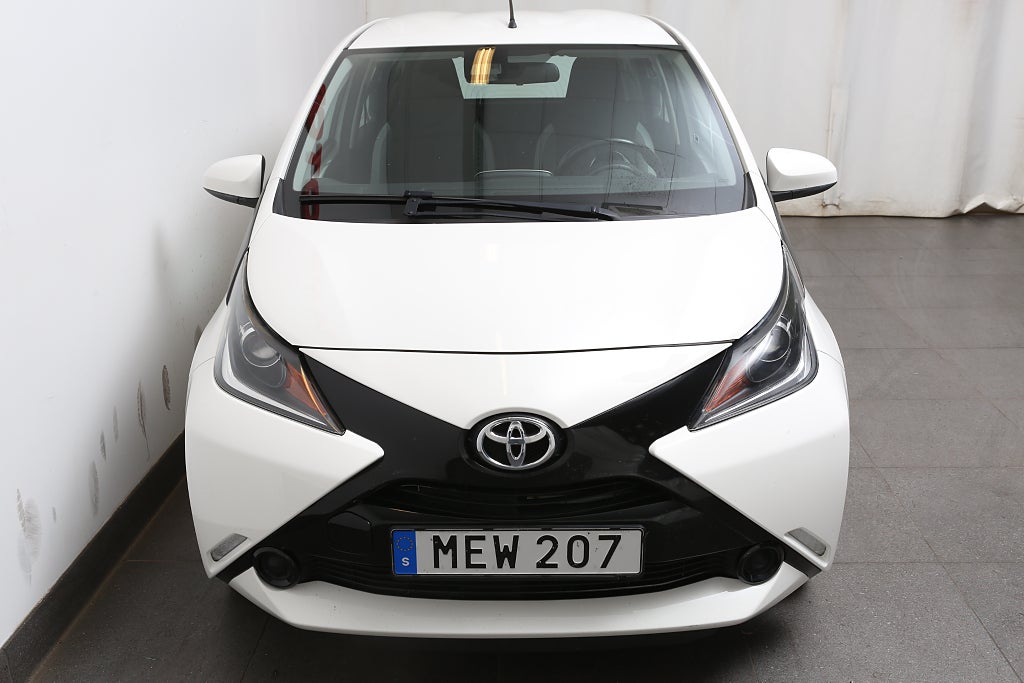 Toyota Aygo 1,0 VVT-i 69hk X-PLAY 5D 2016