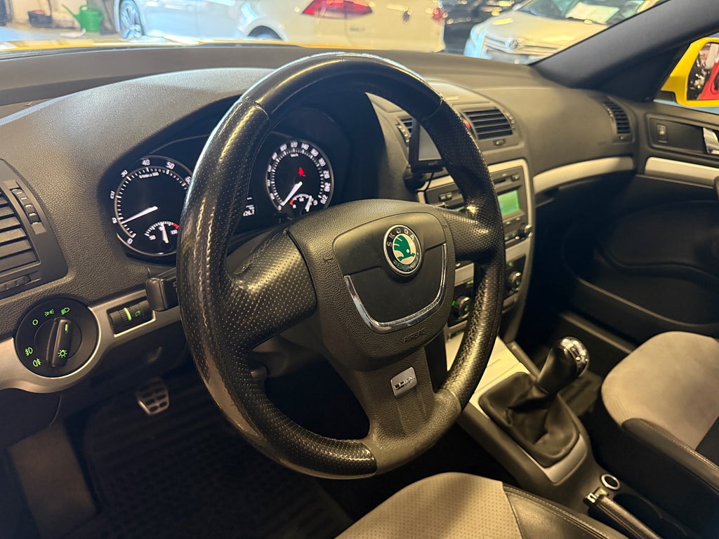 Skoda Octavia RS 2011 - miniatyr 10