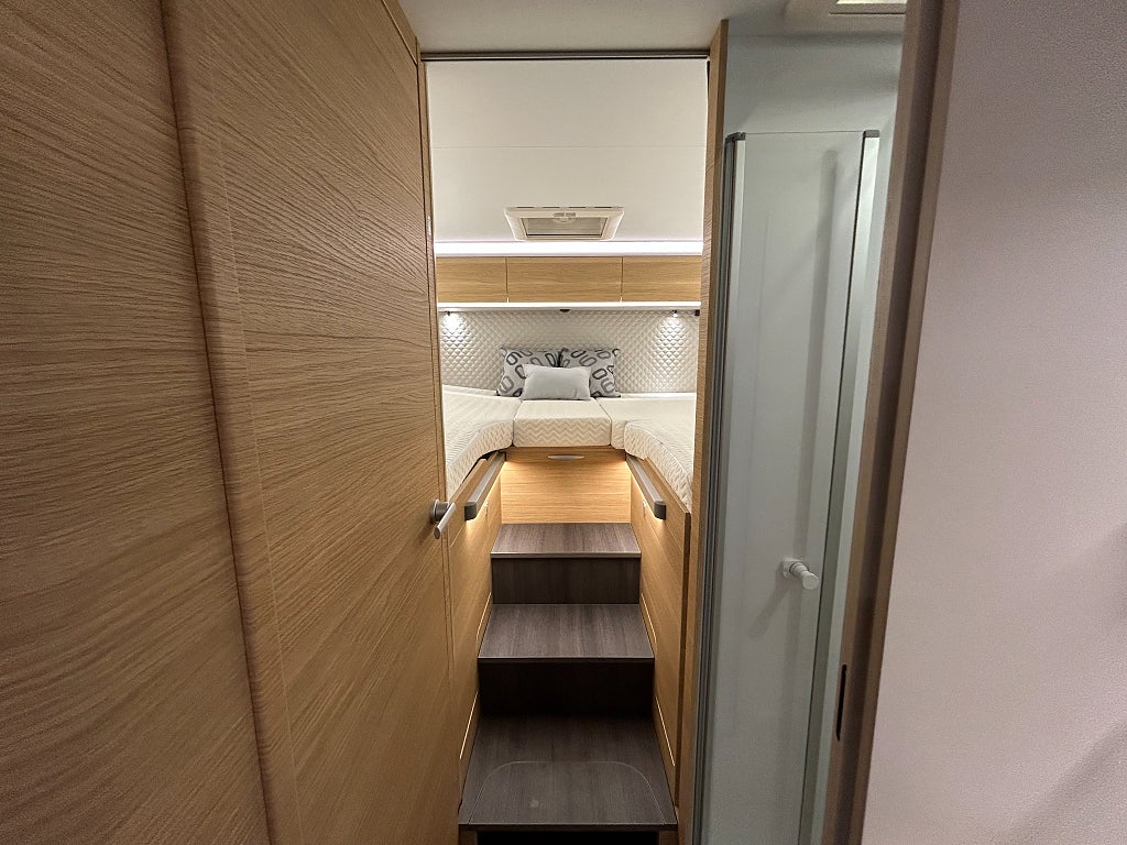 Adria Matrix 670 SL 60 Y /B-körkort/Taksäng/Automat/5 bältad - Adria