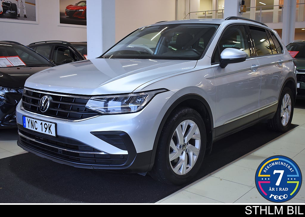 Volkswagen Tiguan 2.0 TDI 4M Base Drag Värm Bkam 4.95% Ränta Euro 6
