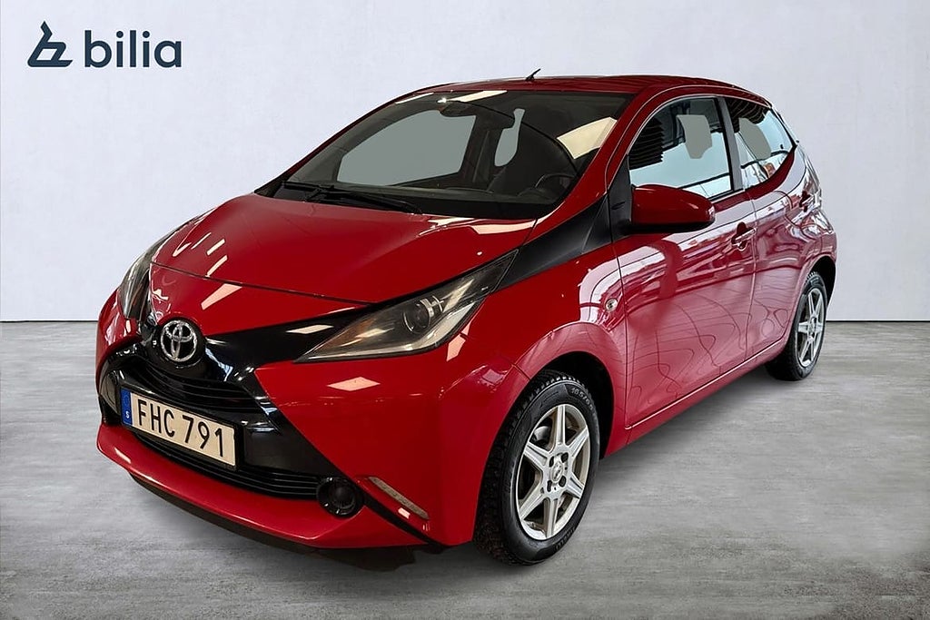 Toyota Aygo 1,0 X-Play V-hjul Nyservad Garanti