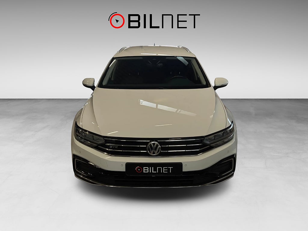 Volkswagen Passat Sportscombi GTE 1.4 TSI Plug-In LED Värmare Kamera Drag