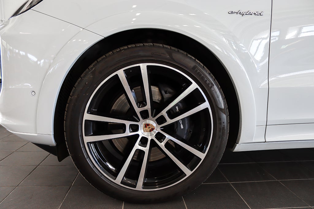 Porsche Cayenne Coupé E-Hybrid SportDesign BOSE Passagerardisplay MOMS