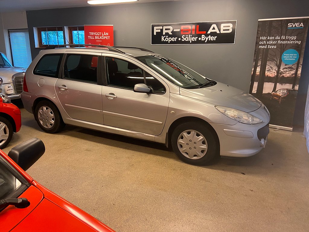 Peugeot 307 1.6 Besiktigad.Dragkrok M+S Däck 