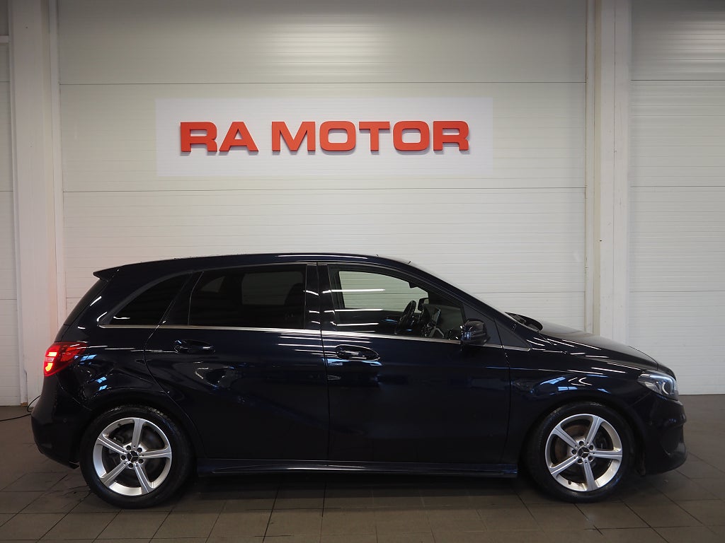 Mercedes-Benz B 200 d 4MATIC 7G-DCT AMG Pano Drag Kamera 2018