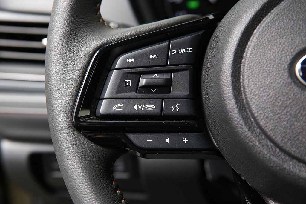 Subaru Forester 2.0i e-Boxer Limited | Låg skatt | i Lager 2025