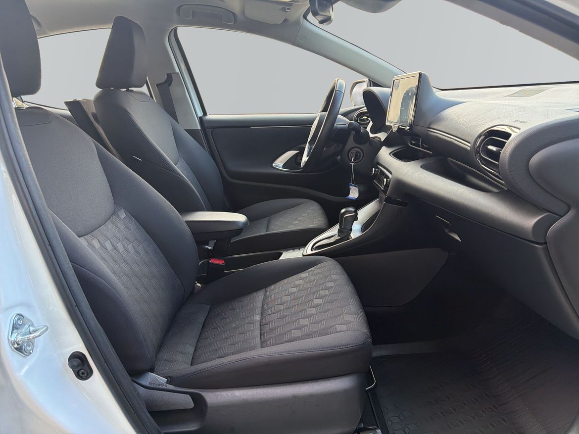 Toyota Yaris 2025, bild 6/10