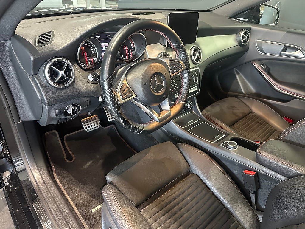 Mercedes-Benz CLA 200 AMG Värmare Coupe Glastak - bild 7