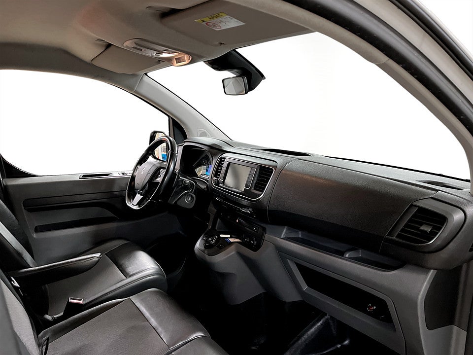 Bild på Peugeot Expert PRO+ 2.0 BHDi Aut L2 B-KAMERA DRAG 180hk