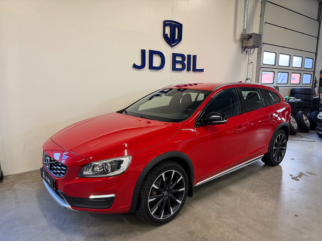 Volvo V60 Cross Country D4 AWD Geartronic Summum N vi Adaptfart Bkamera 190hk
