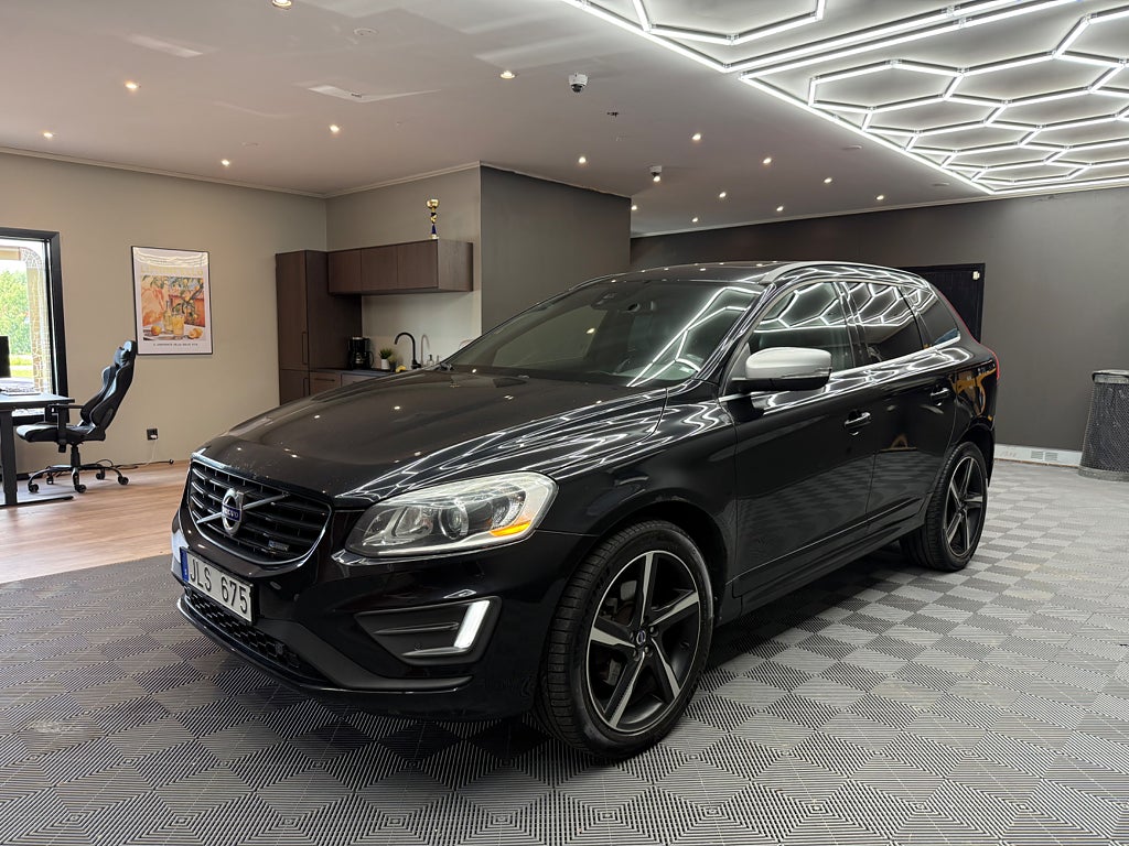 Volvo XC60 D5 AWD Geartronic R-Design | PANO | DRAG |SE UTRUSTNING