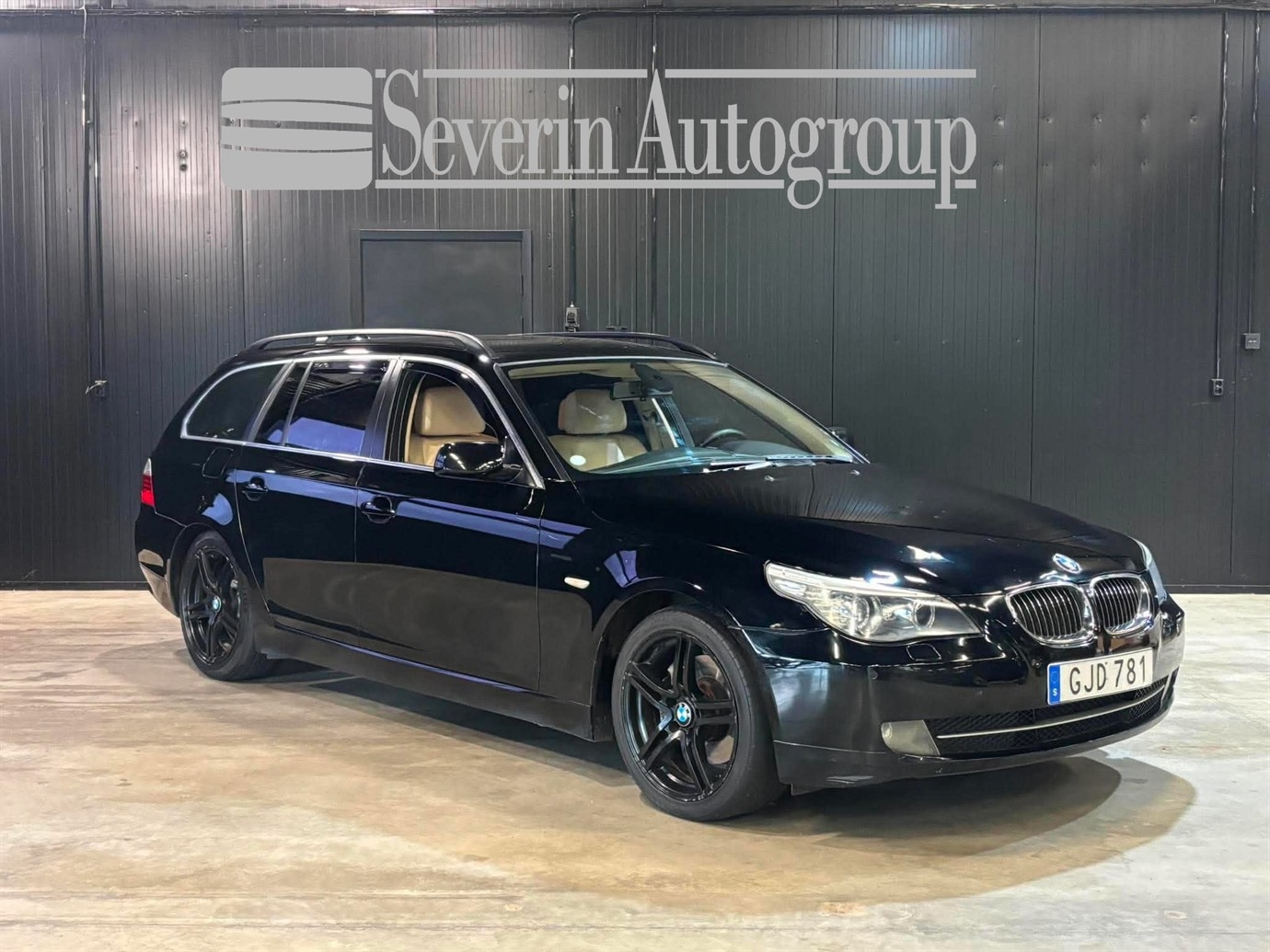 BMW 523