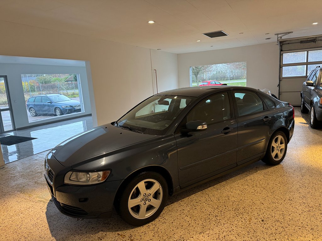 Volvo S40 2.4 automat ny bes 1ägare välvårårdad 