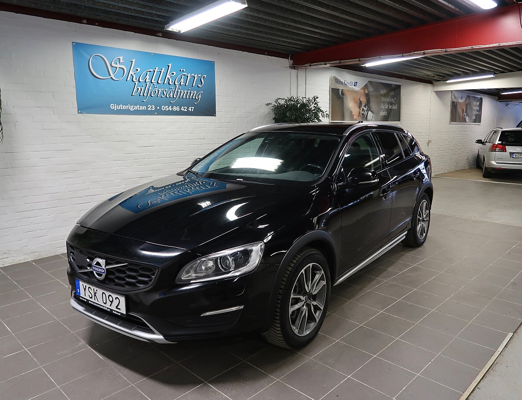 Volvo V60 Cross Country D4 Classic, Summum Skinn Drag
