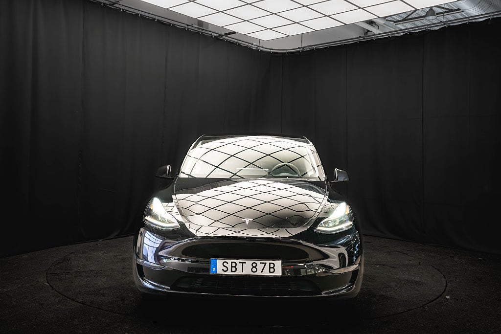 Tesla Model Y Long Range AWD 20'' DRAG PANO 1-ÄGARE 91.2%SoH MOMS