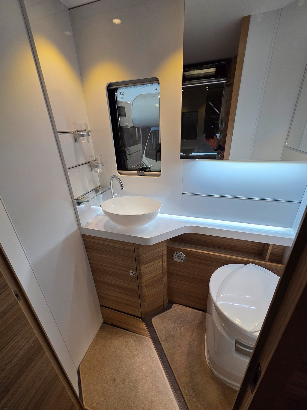 Adria Sonic Supreme 810 SC / ALDE / Auto 180hk / Ugn/Taksäng - Adria