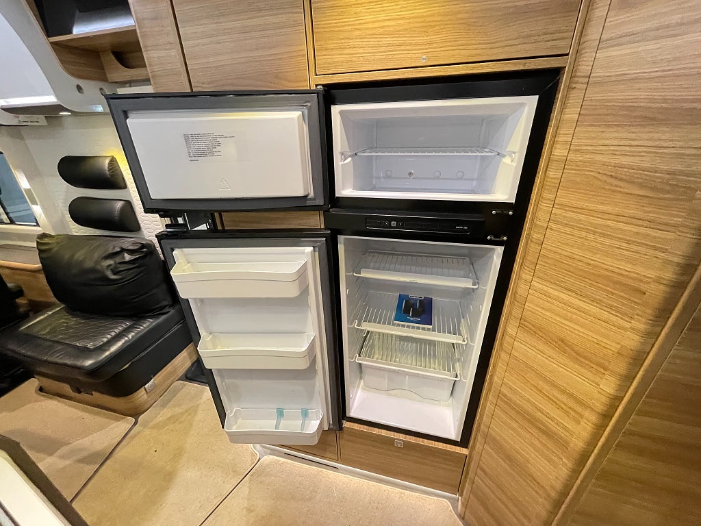 Adria Sonic Supreme 810 SC/Hyd-stöd/AC bodel/Solcell/Drag/Automat180hk - Adria